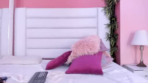 Snapshot of abbey_walker chatting on February 28, 3:37 am abbey_walker online show from February 28, 3:37 am