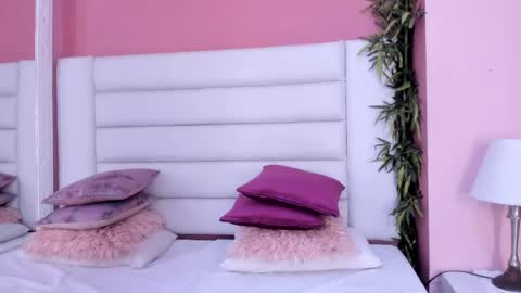 Snapshot of abbey_walker chatting on March 2, 2:51 am abbey_walker online show from March 2, 2:51 am