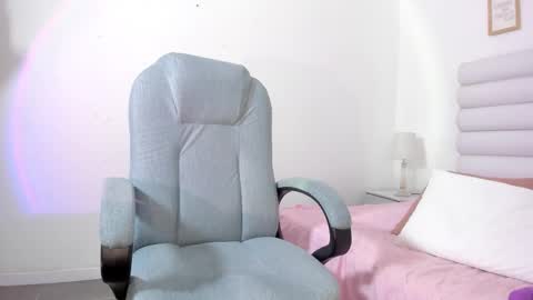 Snapshot of abbey_walker chatting on September 13, 3:45 pm abbey_walker online show from September 13, 3:45 pm