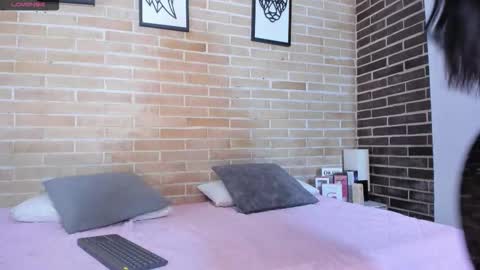 Snapshot of abbey_walker chatting on November 3, 11:22 am abbey_walker online show from November 3, 11:22 am