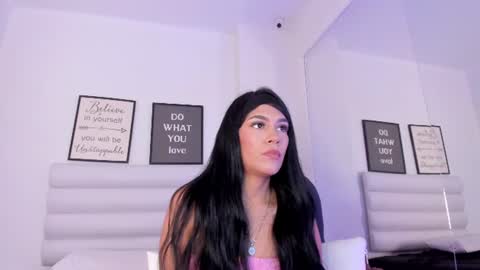 Snapshot of abbey_walker chatting on July 28, 3:21 pm abbey_walker online show from July 28, 3:21 pm