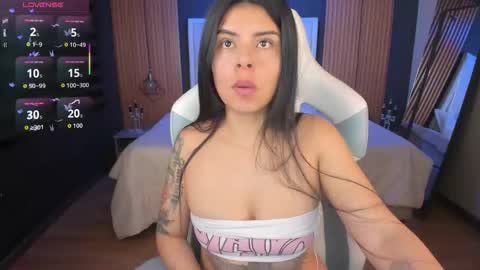 Snapshot of abby_fox7 chatting on October 17, 2:41 pm abby_fox7 online show from October 17, 2:41 pm