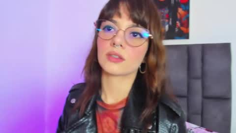 Snapshot of abby_jones2 chatting on October 11, 3:21 pm abby jones online show from October 11, 3:21 pm