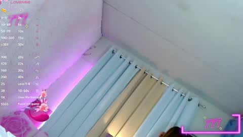 Snapshot of abby_luxpinay chatting on April 11, 9:52 pm abby_luxpinay online show from April 11, 9:52 pm