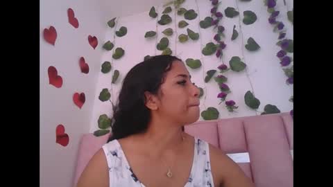 Snapshot of abby_moss_2 chatting on June 6, 4:33 pm abby_moss_2 online show from June 6, 4:33 pm
