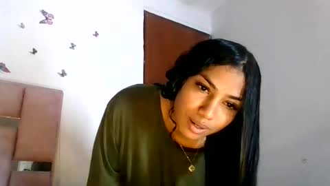 Snapshot of abby_moss_2 chatting on July 6, 3:03 pm abby_moss_2 online show from July 6, 3:03 pm
