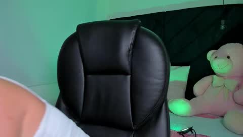 Snapshot of abby_roux chatting on September 10, 3:06 am Abby Roux online show from September 10, 3:06 am