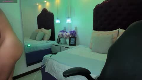 Snapshot of abby_roux chatting on October 3, 3:25 am Abby Roux online show from October 3, 3:25 am