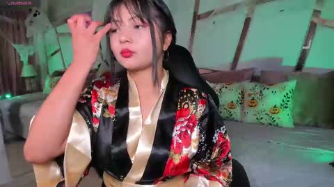 Snapshot of abby_roux chatting on November 1, 2:13 am Abby Roux online show from November 1, 2:13 am