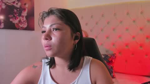 Snapshot of abby_roux chatting on November 17, 3:23 am Abby Roux online show from November 17, 3:23 am