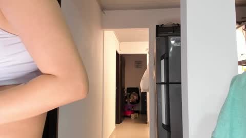 Snapshot of abby_saenz01 chatting on September 20, 6:53 pm Abby Saenz online show from September 20, 6:53 pm