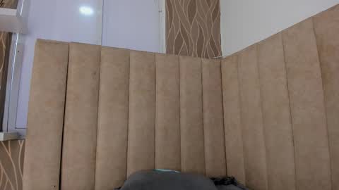 abby_swett1 online show from December 18, 12:55 pm