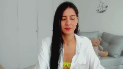 Snapshot of abbyada chatting on December 21, 4:03 pm Laura online show from December 21, 4:03 pm