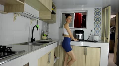 Snapshot of abbyhowlland chatting on September 13, 8:08 pm sara online show from September 13, 8:08 pm