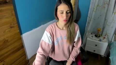 Snapshot of abbyhowlland chatting on November 13, 4:55 am sara online show from November 13, 4:55 am