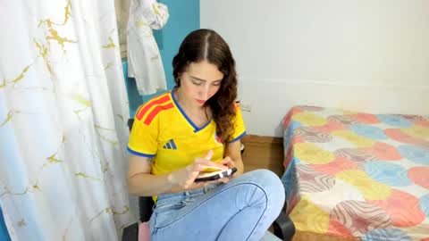sara online show from July 3, 10:49 pm