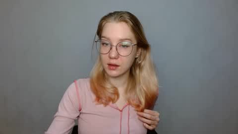 Snapshot of abbymoore__ chatting on January 29, 9:12 am Abby Lovense is active online show from January 29, 9:12 am