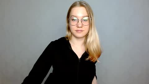 Snapshot of abbymoore__ chatting on March 3, 11:33 am Abby Lovense is active online show from March 3, 11:33 am