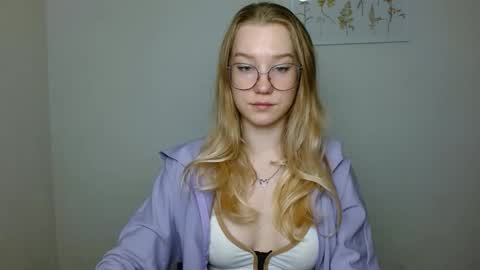 Snapshot of abbymoore__ chatting on October 8, 9:29 am Abby Lovense is active online show from October 8, 9:29 am