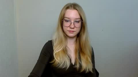 Snapshot of abbymoore__ chatting on November 14, 10:25 am Abby Lovense is active online show from November 14, 10:25 am