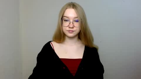 Abby Lovense is active online show from April 26, 11:19 am