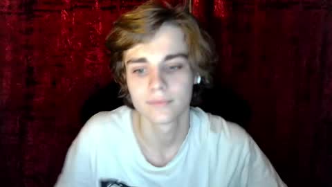 Snapshot of abbysal_blade chatting on December 14, 11:18 am abbysal_blade online show from December 14, 11:18 am