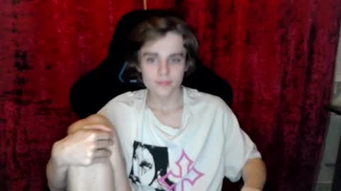 Snapshot of abbysal_blade chatting on December 15, 9:56 am abbysal_blade online show from December 15, 9:56 am