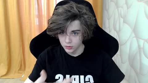 Snapshot of abbysal_blade chatting on December 31, 5:00 am abbysal_blade online show from December 31, 5:00 am