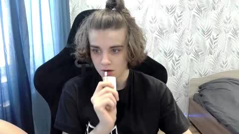 Snapshot of abbysal_blade chatting on February 6, 7:02 am abbysal_blade online show from February 6, 7:02 am