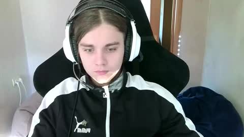 Snapshot of abbysal_blade chatting on October 12, 8:02 am abbysal_blade online show from October 12, 8:02 am