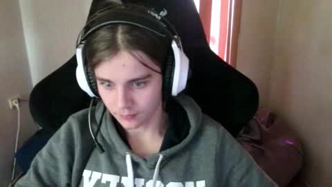 Snapshot of abbysal_blade chatting on November 30, 5:55 am abbysal_blade online show from November 30, 5:55 am