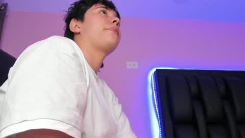 Snapshot of abbysmiitth_ chatting on February 20, 3:19 pm Abby Smith online show from February 20, 3:19 pm