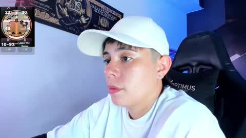 Snapshot of abbysmiitth_ chatting on November 4, 9:47 pm Abby Smith online show from November 4, 9:47 pm