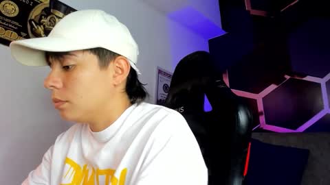 Snapshot of abbysmiitth_ chatting on November 29, 7:39 pm Abby Smith online show from November 29, 7:39 pm