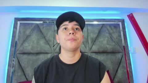 Snapshot of abbysmiitth_ chatting on December 16, 7:08 pm Abby Smith online show from December 16, 7:08 pm