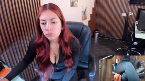 Snapshot of abbystones chatting on October 24, 10:33 am Abby Stones online show from October 24, 10:33 am