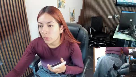 Snapshot of abbystones chatting on November 18, 11:03 am Abby Stones online show from November 18, 11:03 am