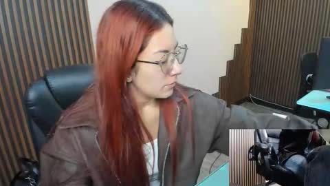 Snapshot of abbystones chatting on December 1, 11:26 am Abby Stones online show from December 1, 11:26 am