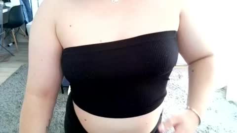 Snapshot of abbyvibe chatting on October 29, 10:50 am abbyvibe online show from October 29, 10:50 am