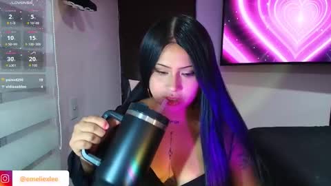 Snapshot of abbyxlee chatting on October 31, 5:19 am online show from October 31, 5:19 am