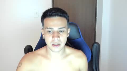 Snapshot of abelasburgo chatting on December 14, 12:01 am Independence model AbelAsburgo online show from December 14, 12:01 am