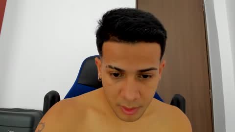 Snapshot of abelasburgo chatting on December 18, 6:03 pm Independence model AbelAsburgo online show from December 18, 6:03 pm