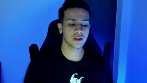 Snapshot of abelasburgo chatting on December 31, 5:11 am Independence model AbelAsburgo online show from December 31, 5:11 am