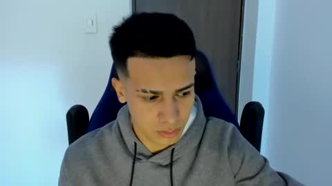 Snapshot of abelasburgo chatting on February 12, 11:18 am Independence model AbelAsburgo online show from February 12, 11:18 am