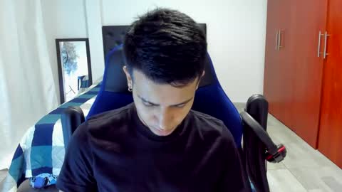 Snapshot of abelasburgo chatting on February 21, 3:45 am Independence model AbelAsburgo online show from February 21, 3:45 am