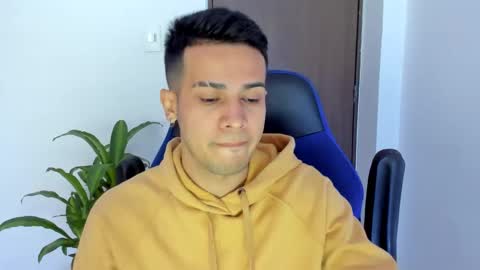 Snapshot of abelasburgo chatting on March 10, 11:32 am Independence model AbelAsburgo online show from March 10, 11:32 am