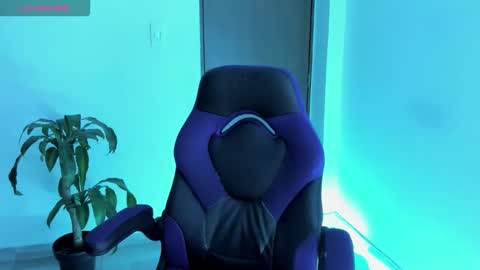 Snapshot of abelasburgo chatting on October 28, 1:20 am Independence model AbelAsburgo online show from October 28, 1:20 am