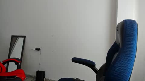 Independence model AbelAsburgo online show from February 11, 7:08 pm