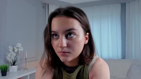 Snapshot of abella_danger_love_you chatting on February 2, 7:20 am Elizabeth online show from February 2, 7:20 am