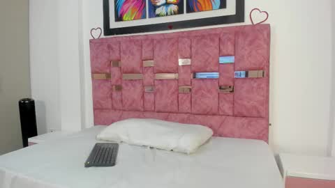 Snapshot of abella_lov chatting on October 2, 12:12 pm abella_lov online show from October 2, 12:12 pm